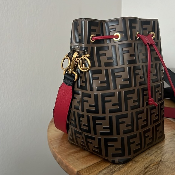 FENDI Mon Tresor Small Bucket Bag Embossed - Picture 9 of 11